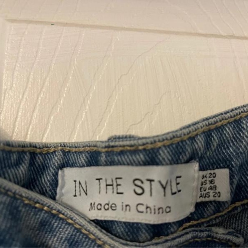 Distressed Boyfriend Jeans size 20